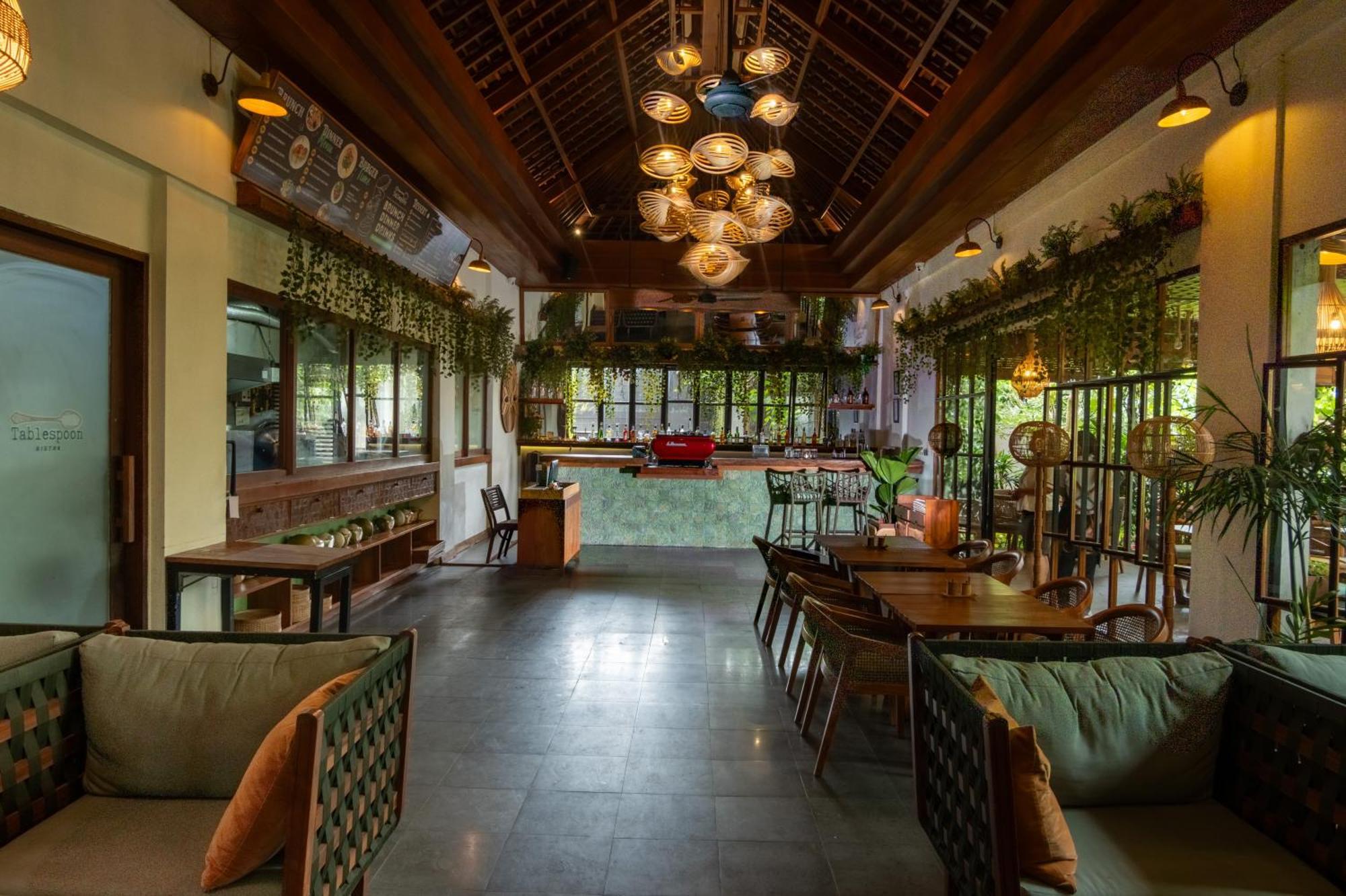 Adiwana Suweta Hotel Убуд Екстериор снимка